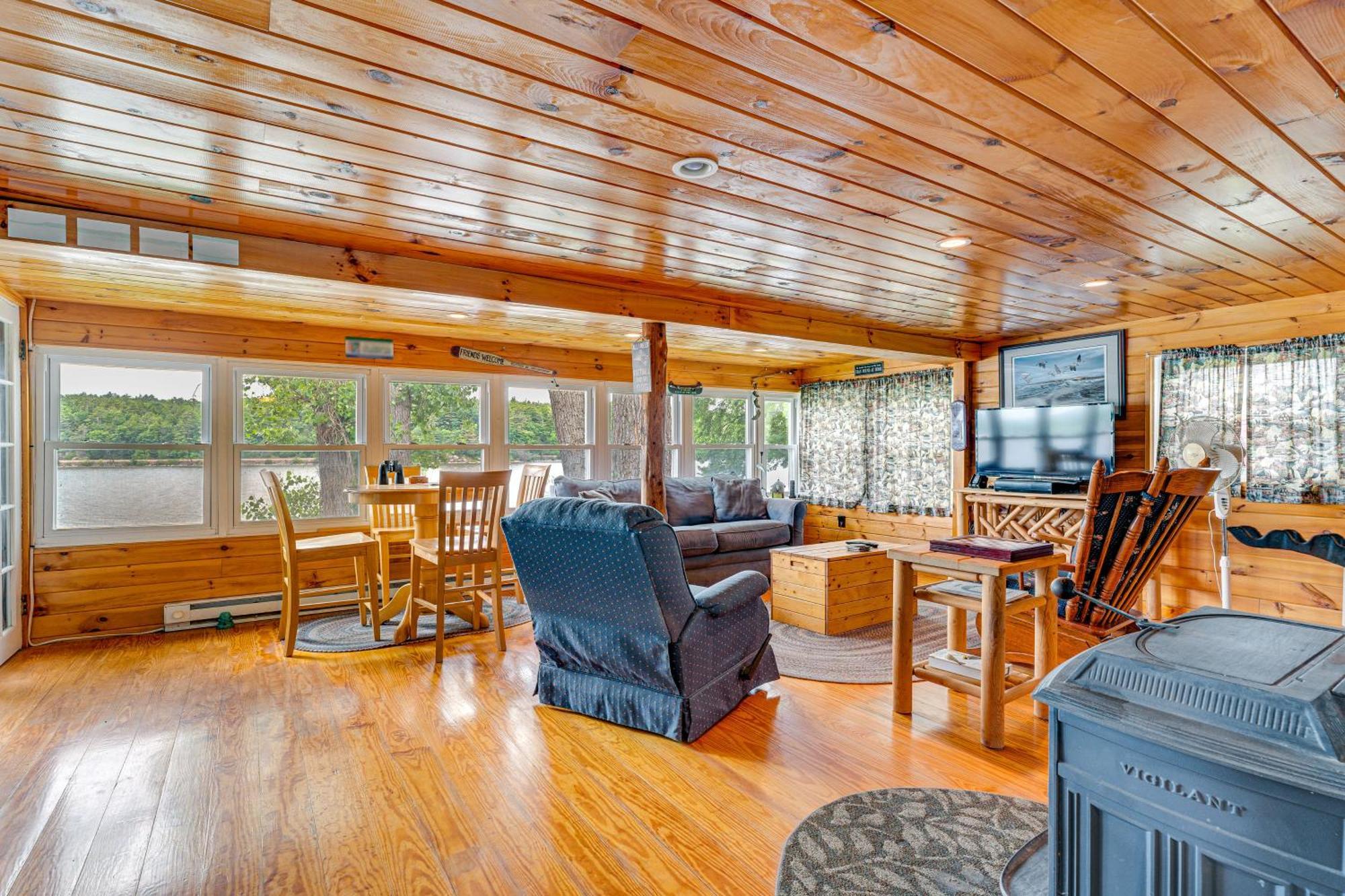 Waterfront Home On Lake Champlain With Dock And Kayaks Orwell Exterior photo