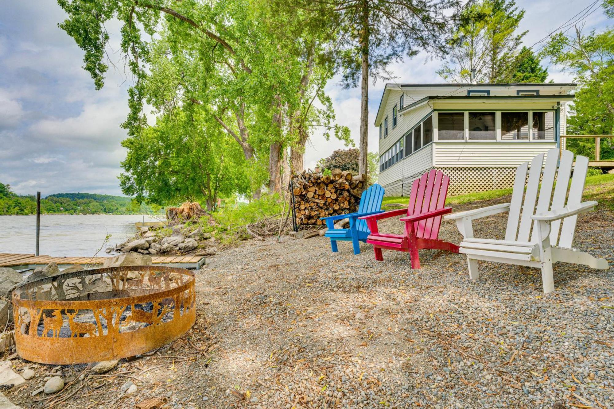Waterfront Home On Lake Champlain With Dock And Kayaks Orwell Exterior photo