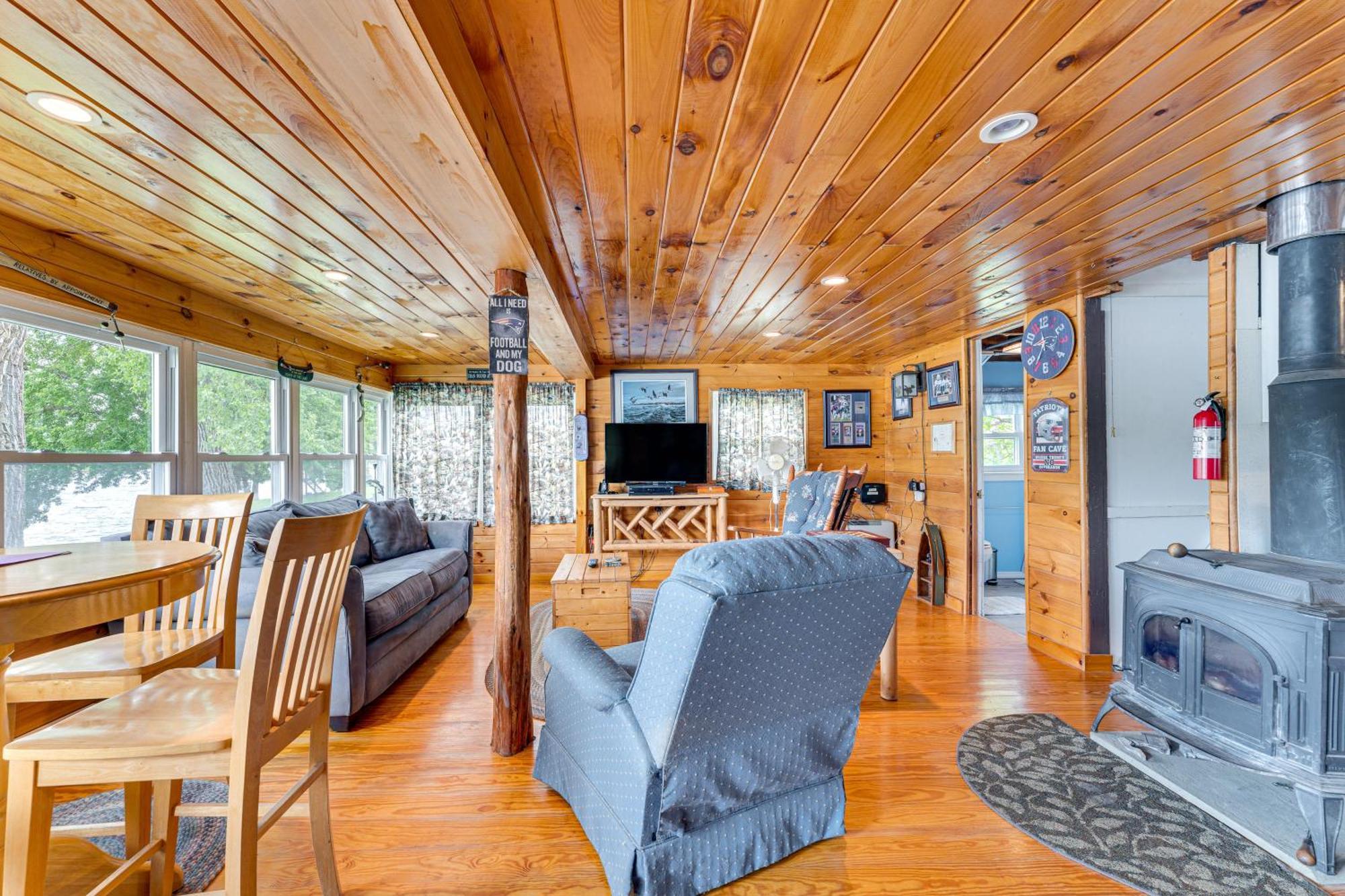 Waterfront Home On Lake Champlain With Dock And Kayaks Orwell Exterior photo